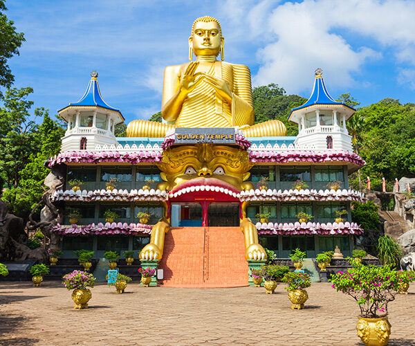 dabulla cave temple.