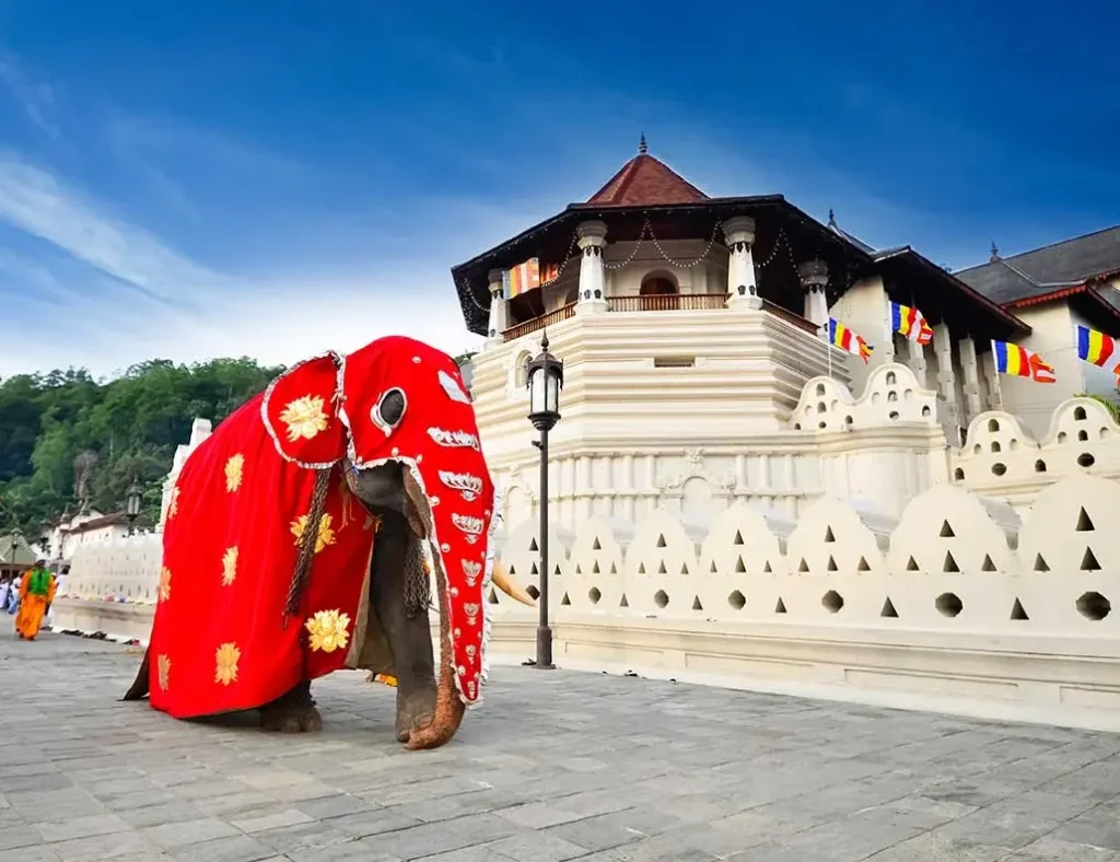 temple-sacred-tooth-relic-kandy-sri-lanka